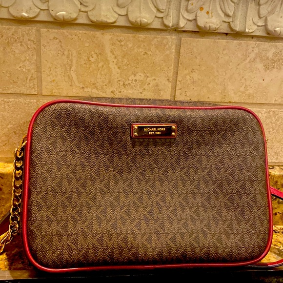Michael Kors Handbags - Michael Kors Crossbody